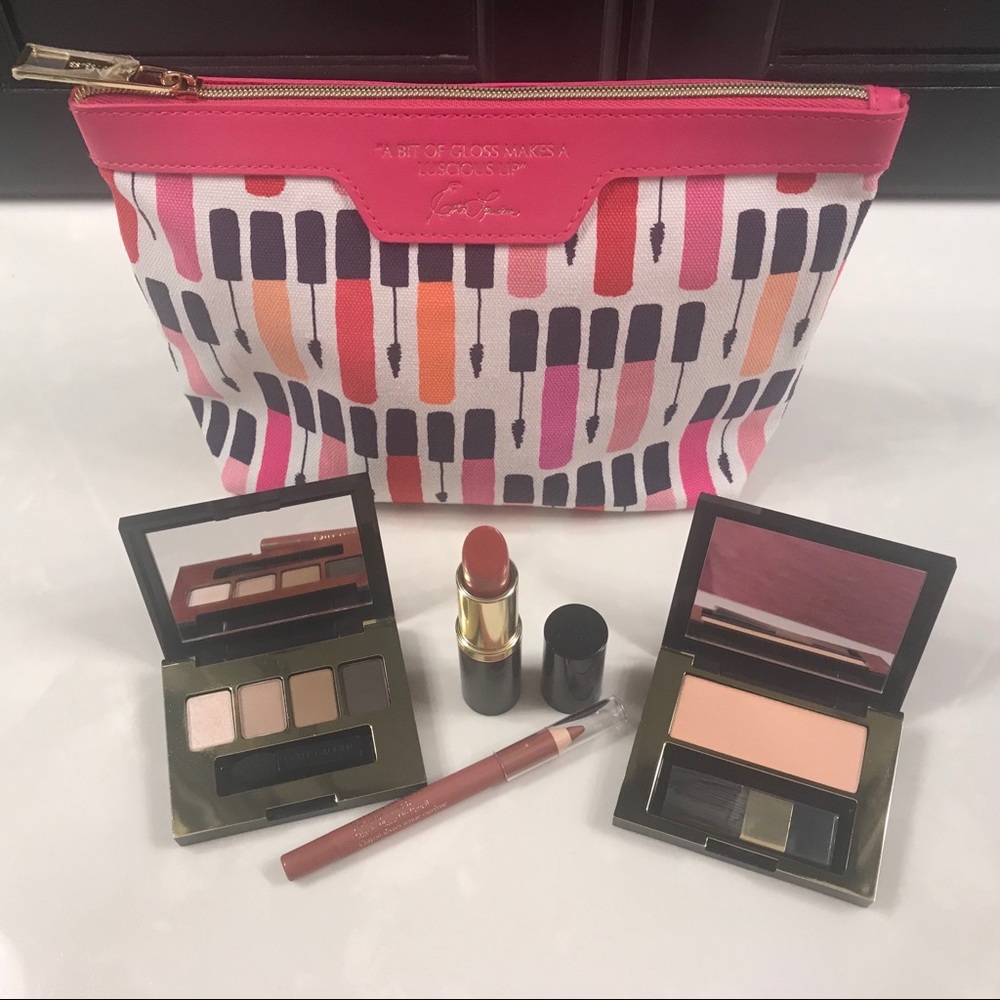 Estée Lauder makeup set with cosmetic bag